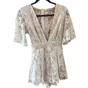 Showpo Break The Bar White Lace Play suit Sz XS Bridal Shower Bachelorette Grad